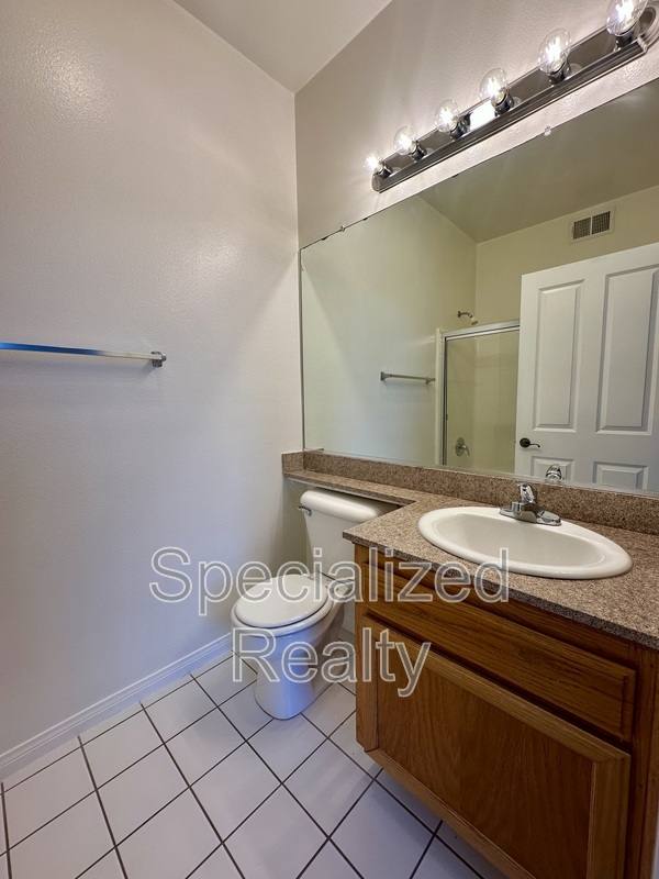 Townhouse for rent at 5716 Whitsett Ave #11, Valley Village, CA 91607