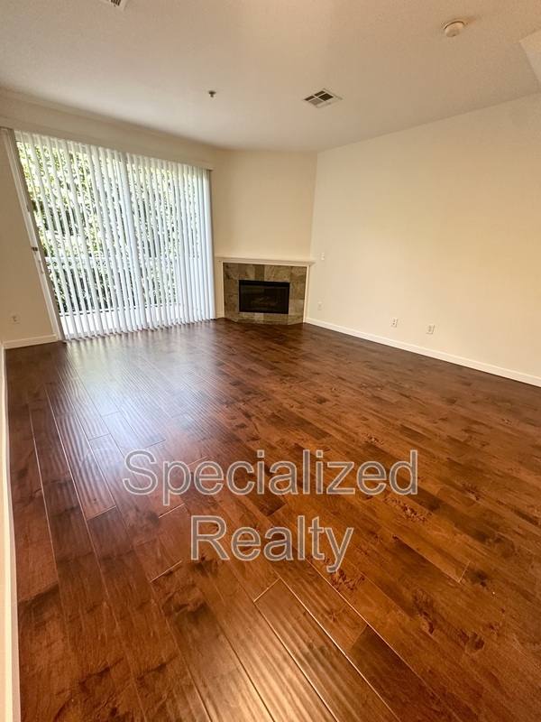 Townhouse for rent at 5716 Whitsett Ave #11, Valley Village, CA 91607