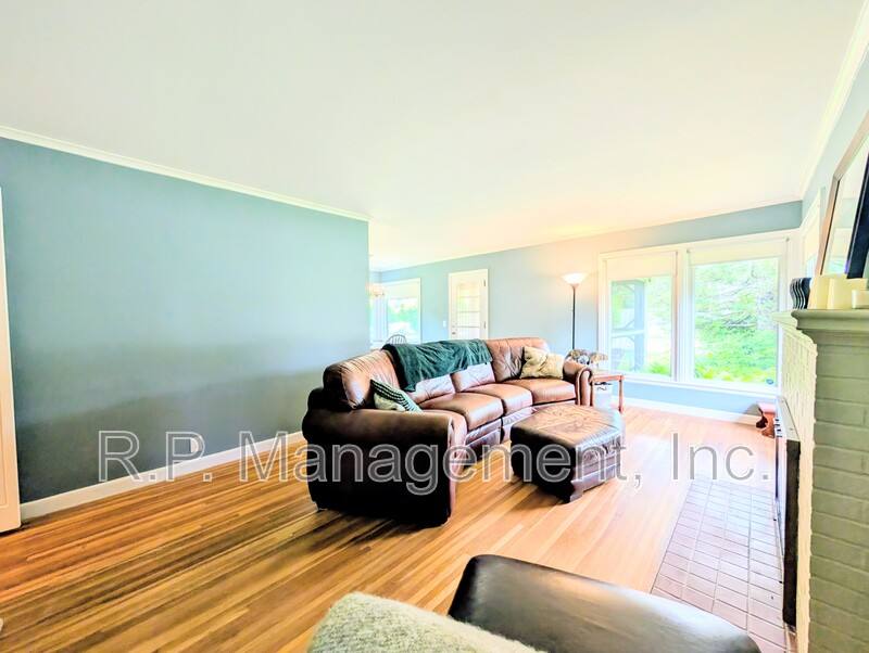 House for rent at 3100 Orchard Ave N, Minneapolis, MN 55422