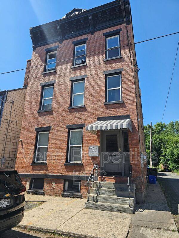 Apartment for rent at 5 Marshall St #2, Troy, NY 12180
