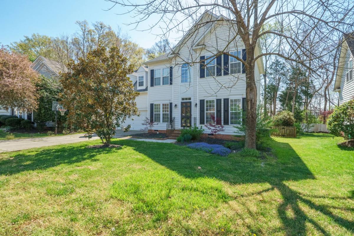 House for rent at 9718 Mitchell Glen Dr, Charlotte, NC 28277