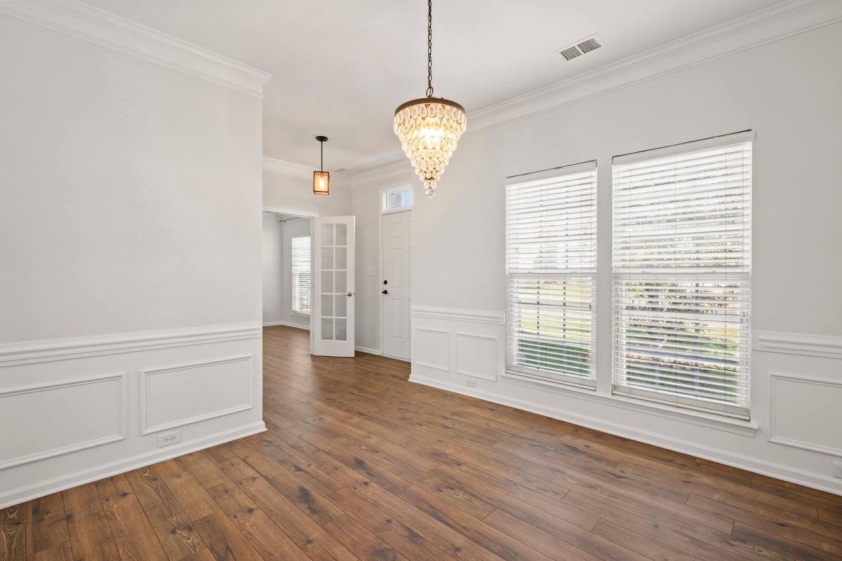 House for rent at 9718 Mitchell Glen Dr, Charlotte, NC 28277