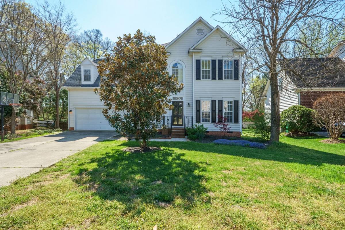 House for rent at 9718 Mitchell Glen Dr, Charlotte, NC 28277