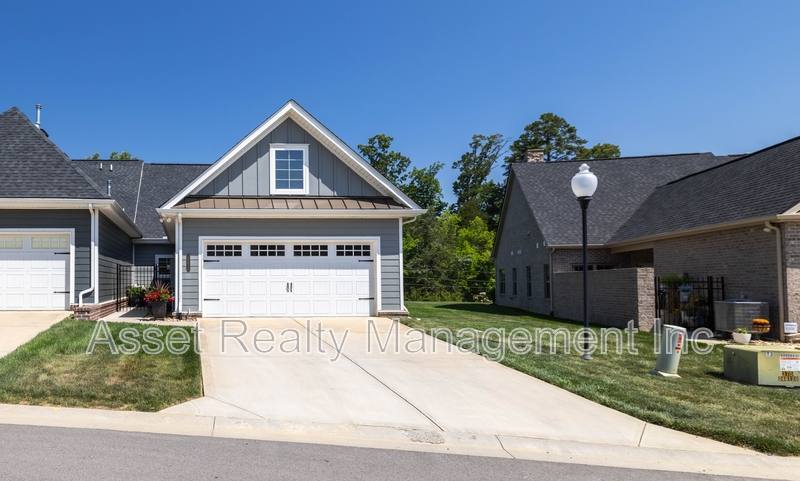Apartment for rent at 12623 Needlepoint Dr #1, Farragut, TN 37934