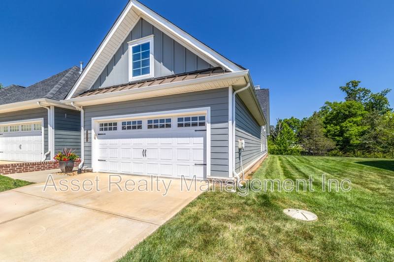 Apartment for rent at 12623 Needlepoint Dr #1, Farragut, TN 37934