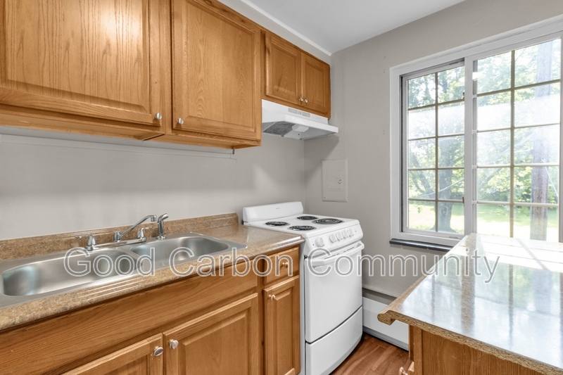 Apartment for rent at 315 Beattie Ave #3, Lockport, NY 14094