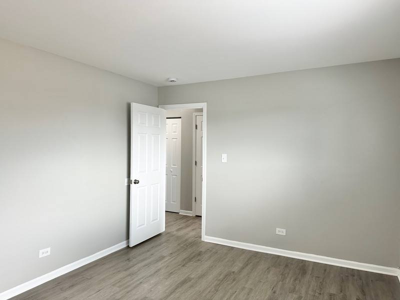 Townhouse for rent at 1715 E Roosevelt Rd #1, Wheaton, IL 60187
