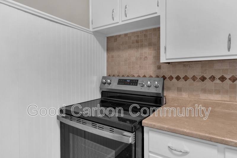 Apartment for rent at 24 Lincoln Ave #REAR, North Tonawanda, NY 14120