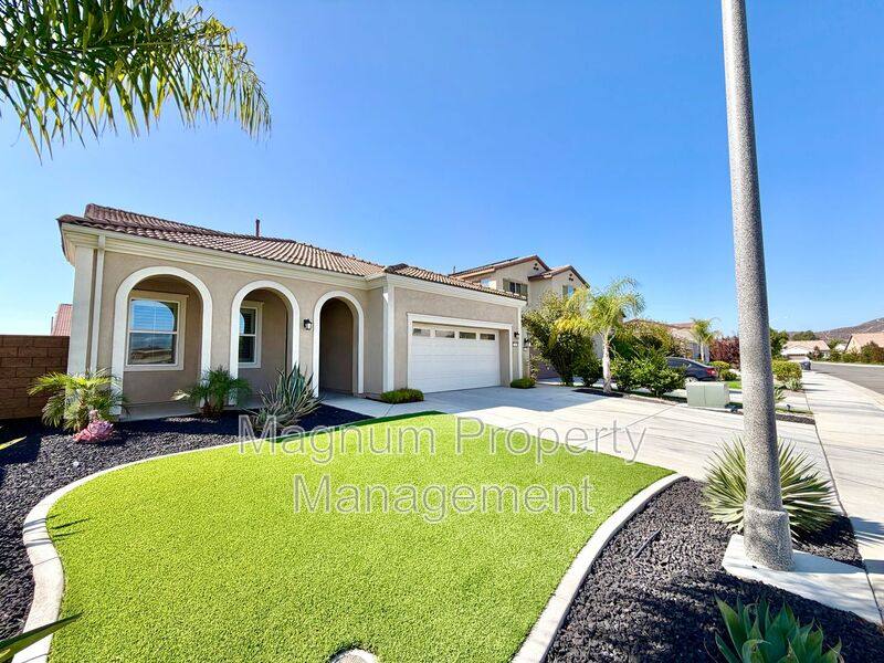 House for rent at 27460 Big Bend Dr, Menifee, CA 92585