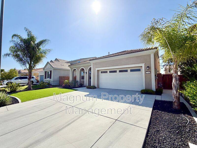 House for rent at 27460 Big Bend Dr, Menifee, CA 92585
