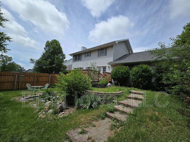 House for rent at 4710 Donald Dr, Cedar Falls, IA 50613