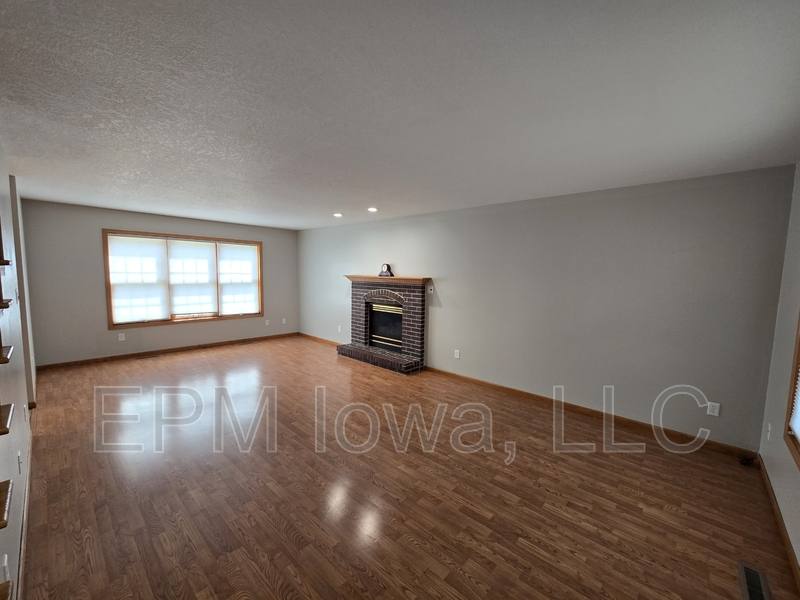 House for rent at 4710 Donald Dr, Cedar Falls, IA 50613