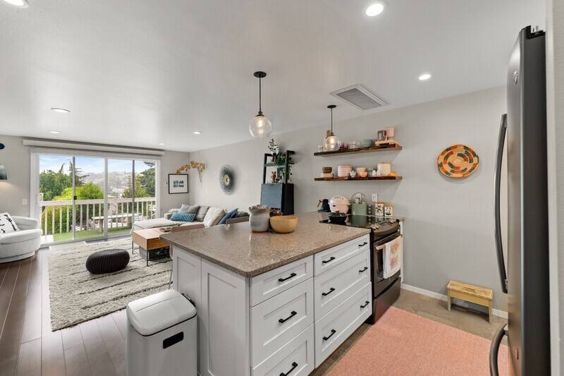 Apartment for rent at 716 1 2 W Argand St, Seattle, WA 98119