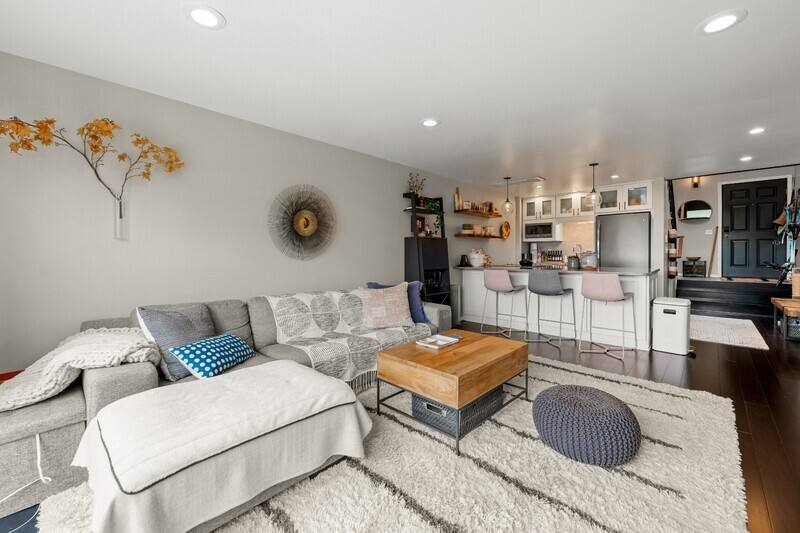 Apartment for rent at 716 1 2 W Argand St, Seattle, WA 98119