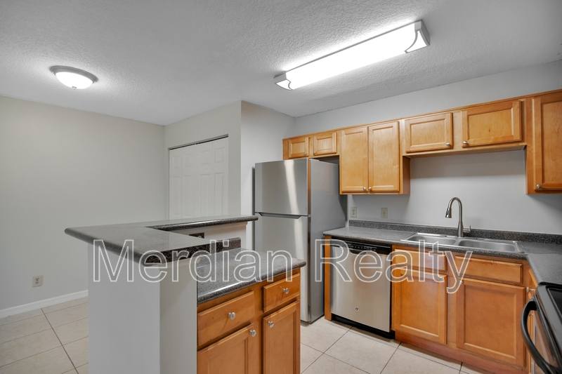 Apartment for rent at 305 Lakepointe Dr #104, Altamonte Springs, FL 32701