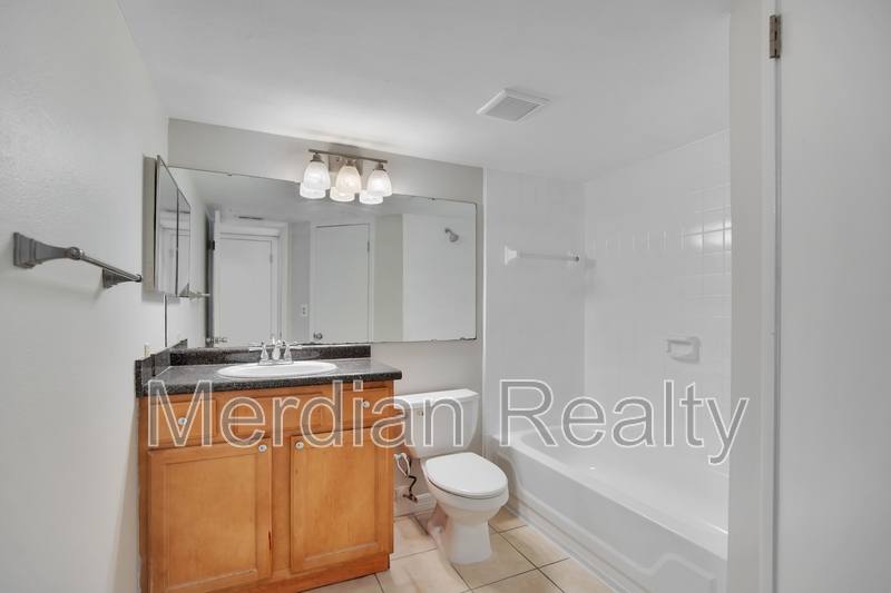Apartment for rent at 305 Lakepointe Dr #104, Altamonte Springs, FL 32701