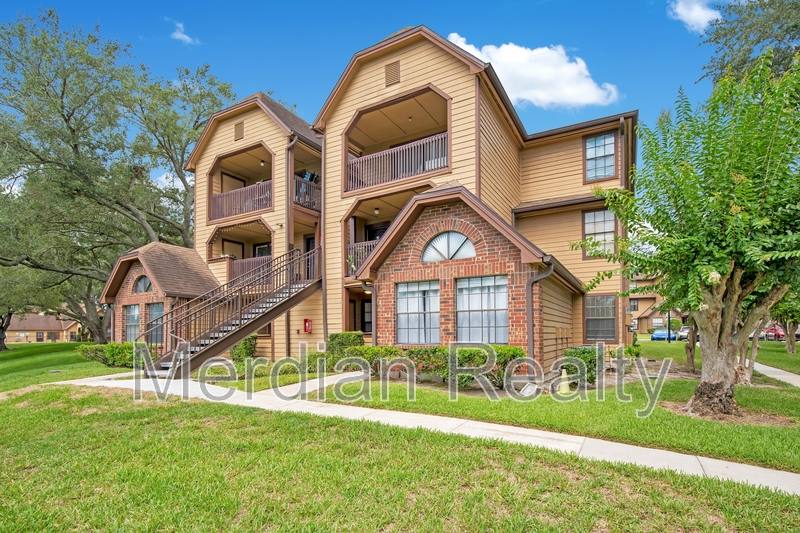 Apartment for rent at 305 Lakepointe Dr #104, Altamonte Springs, FL 32701