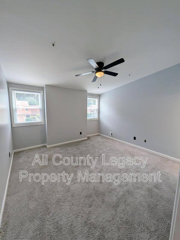 Townhouse for rent at 1609 Burnstone Dr, Stone Mountain, GA 30088