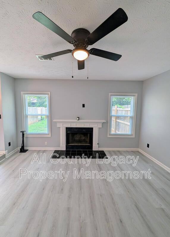 Townhouse for rent at 1609 Burnstone Dr, Stone Mountain, GA 30088