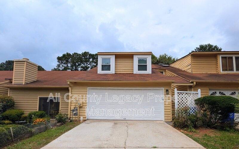 Townhouse for rent at 1609 Burnstone Dr, Stone Mountain, GA 30088