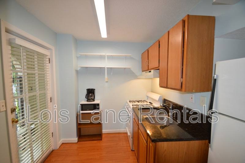 Apartment for rent at 51 Charlotte St #B, Charleston, SC 29403