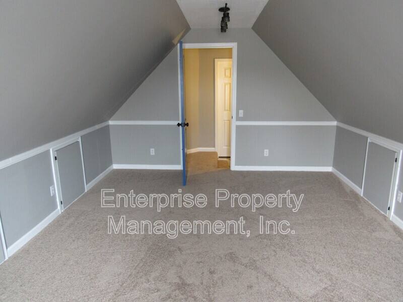 House for rent at 7037 Meadowlands Place, Memphis, TN 38135