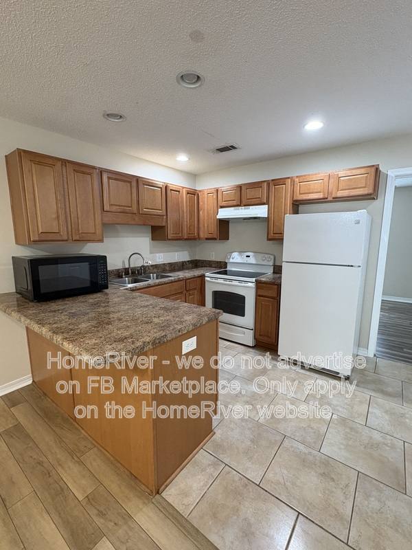 Townhouse for rent at 8435 Chisholm Rd #29, Pensacola, FL 32514