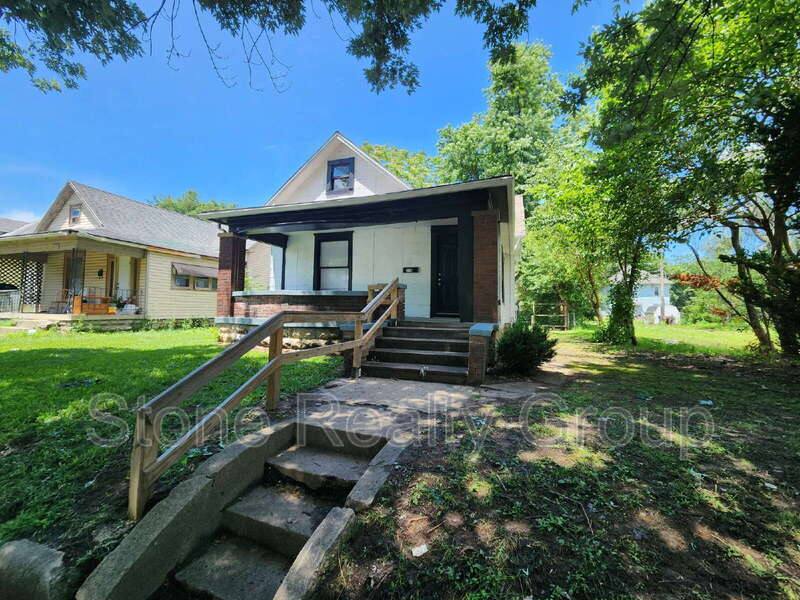 House for rent at 2118 2nd Ave, Terre Haute, IN 47807