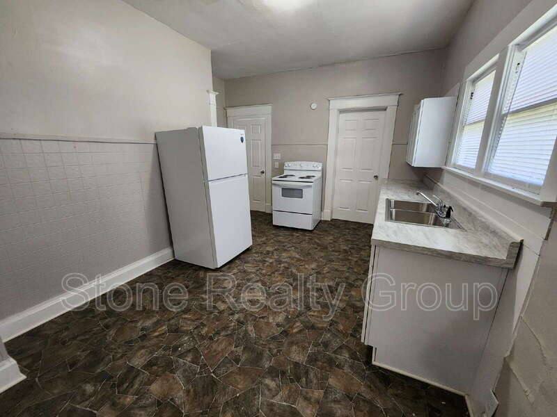 House for rent at 2118 2nd Ave, Terre Haute, IN 47807