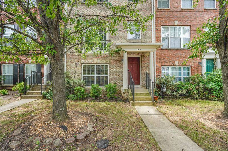 Townhouse for rent at 1606 Wilcox Ave, Fredericksburg, VA 22401