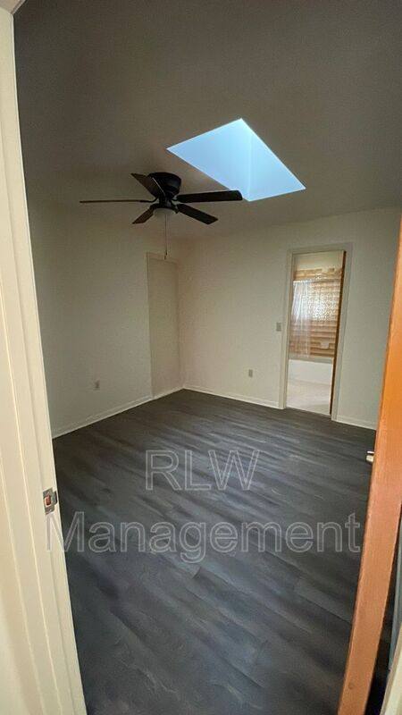 House for rent at 44 S Kentucky Ave, Umatilla, FL 32784