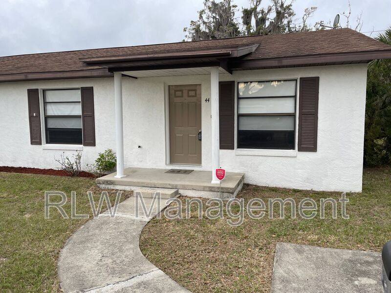 House for rent at 44 S Kentucky Ave, Umatilla, FL 32784