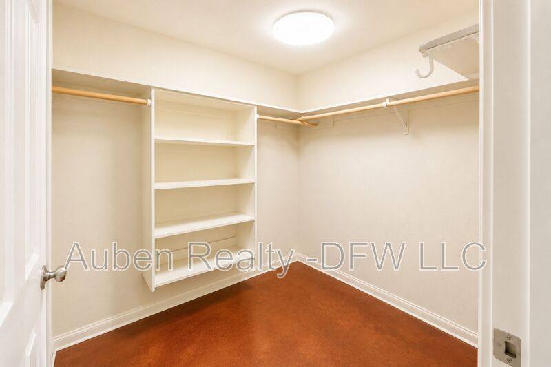 Apartment for rent at 2310 S 3rd St #B, Waco, TX 76706