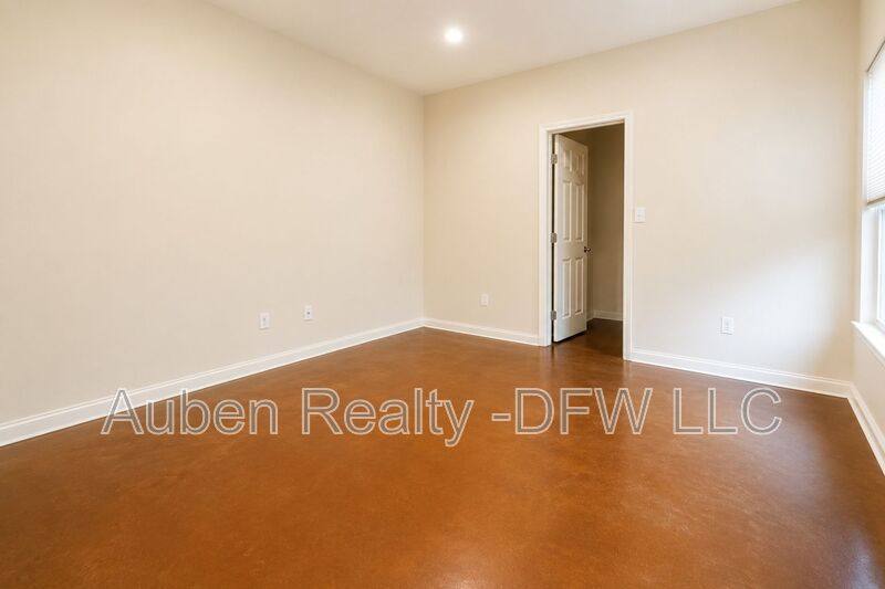 Apartment for rent at 2310 S 3rd St #B, Waco, TX 76706