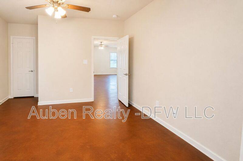 Apartment for rent at 2310 S 3rd St #B, Waco, TX 76706