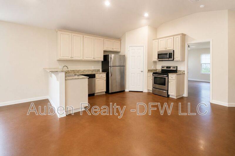 Apartment for rent at 2310 S 3rd St #B, Waco, TX 76706