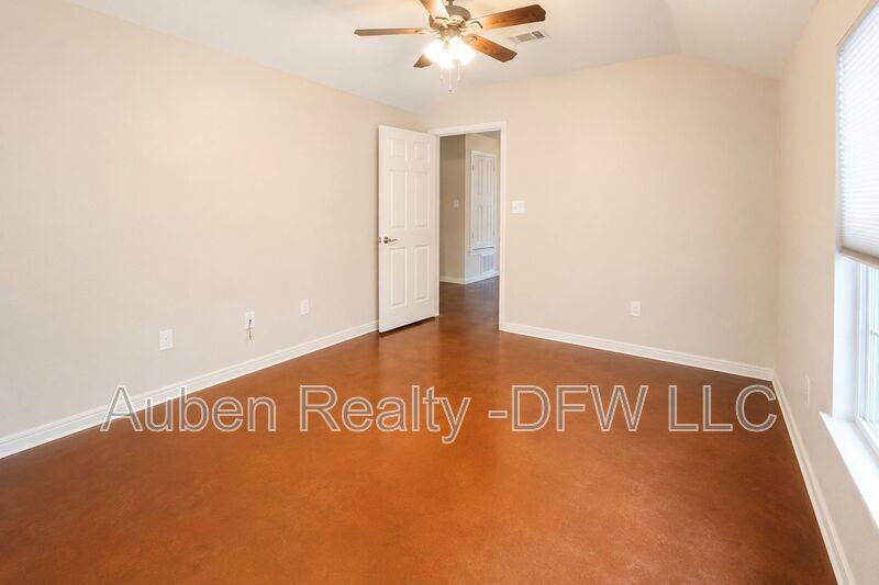 Apartment for rent at 2310 S 3rd St #B, Waco, TX 76706