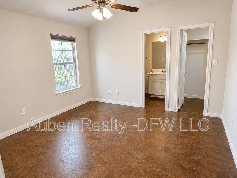 Apartment for rent at 2308 S 3rd St #A, Waco, TX 76707