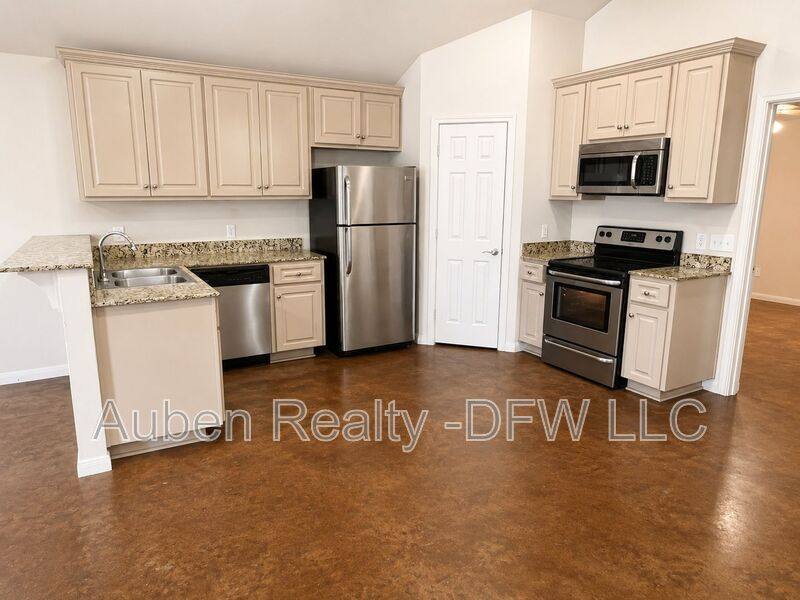 Apartment for rent at 2308 S 3rd St #A, Waco, TX 76707