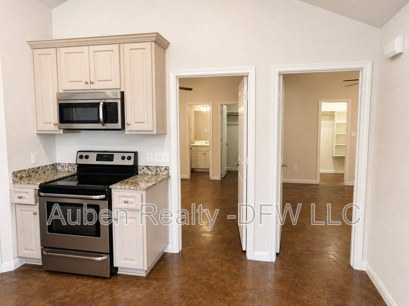 Apartment for rent at 2308 S 3rd St #A, Waco, TX 76707
