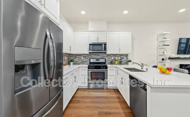 Townhouse for rent at 1925 Plaza Topacio #127, Chula Vista, CA 91913