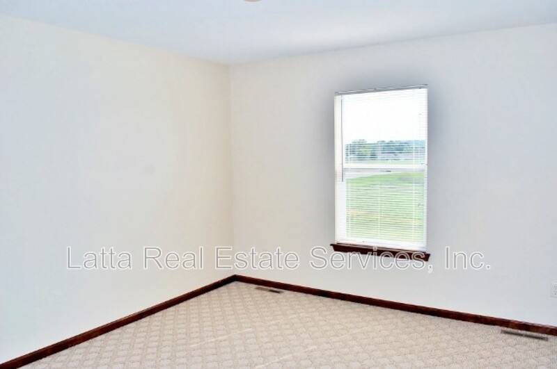 Apartment for rent at 1031 NW Willow Dr, Grain Valley, MO 64029