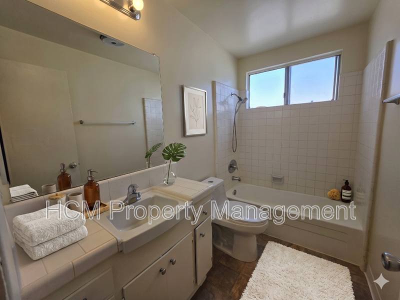 Apartment for rent at 15636 Valerio St #9, Van Nuys, CA 91406