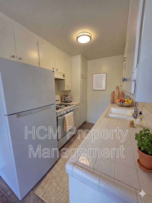 Apartment for rent at 15636 Valerio St #9, Van Nuys, CA 91406
