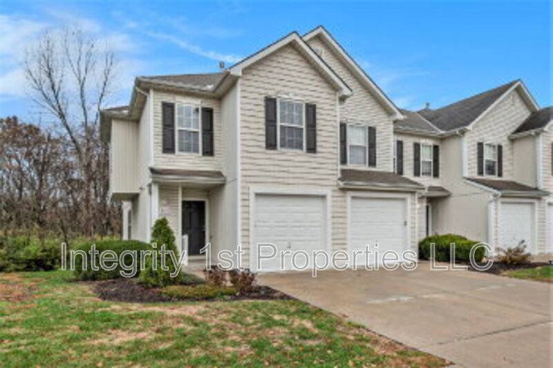 Townhouse for rent at 8990 N Helena Ave #8996, Kansas City, MO 64154