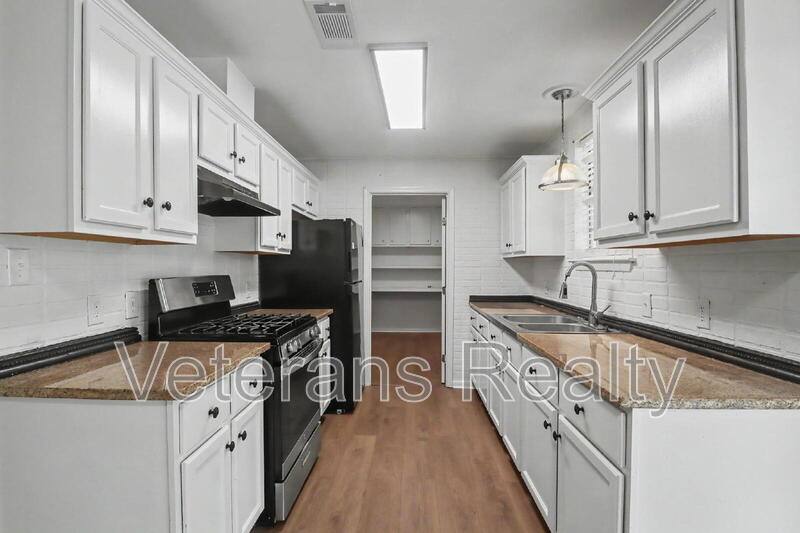House for rent at 111 Valentine Dr, Long Beach, MS 39560