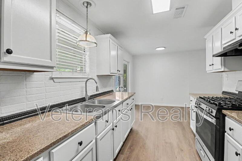 House for rent at 111 Valentine Dr, Long Beach, MS 39560