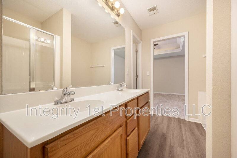 Townhouse for rent at 9031 N Dalton Ave #9033, Kansas City, MO 64154
