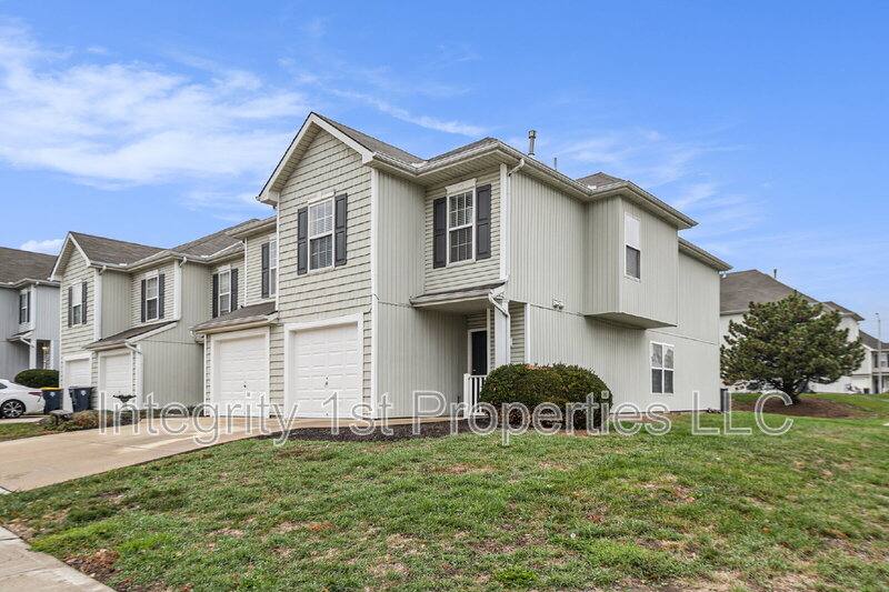 Townhouse for rent at 9031 N Dalton Ave #9033, Kansas City, MO 64154