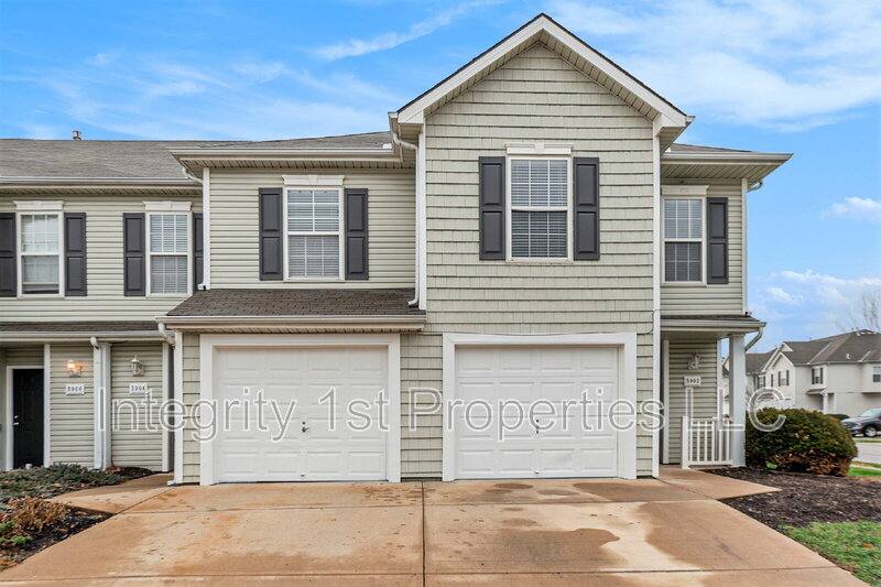 Townhouse for rent at 9031 N Dalton Ave #9033, Kansas City, MO 64154
